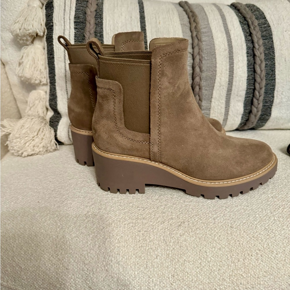 Dolce Vita suede boots. Size 7, run big. Wore one time, excellent condition.